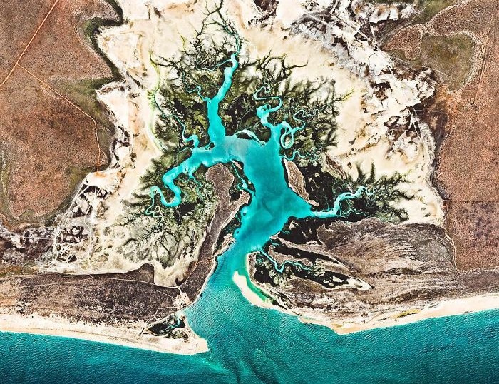 Невероятные фотографии, сделанные со спутника