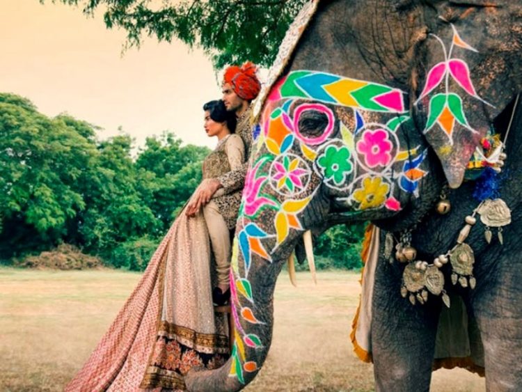 Необыкновенные свадебные наряды народов мира: 25 фото