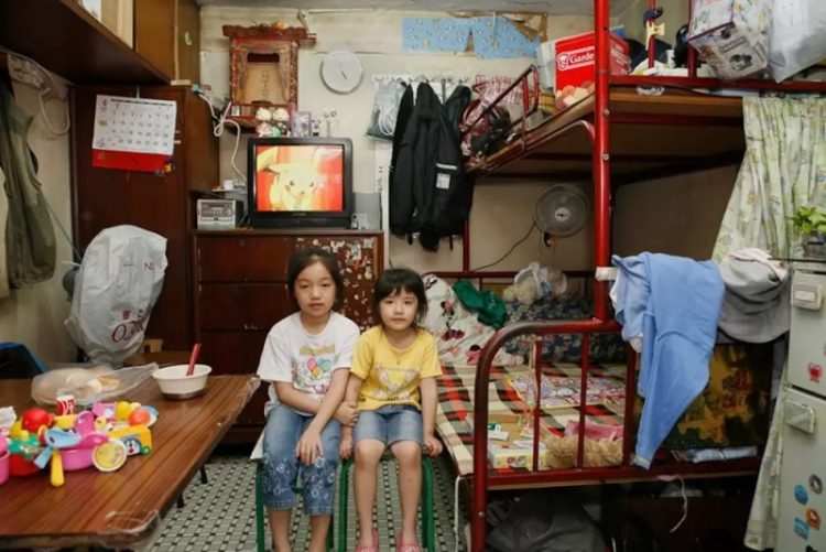 Заглянем в муравейник? Микро-квартирки в Гонконге: 40 фото