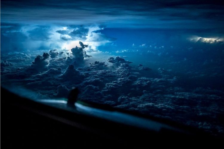 Крутые фото, сделанные выдавшими виды капитанами самолётов в полёте